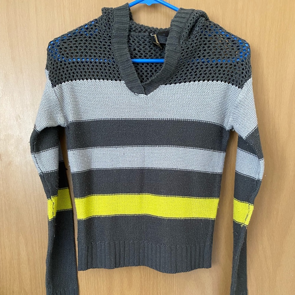Hooded long sleeve knit top